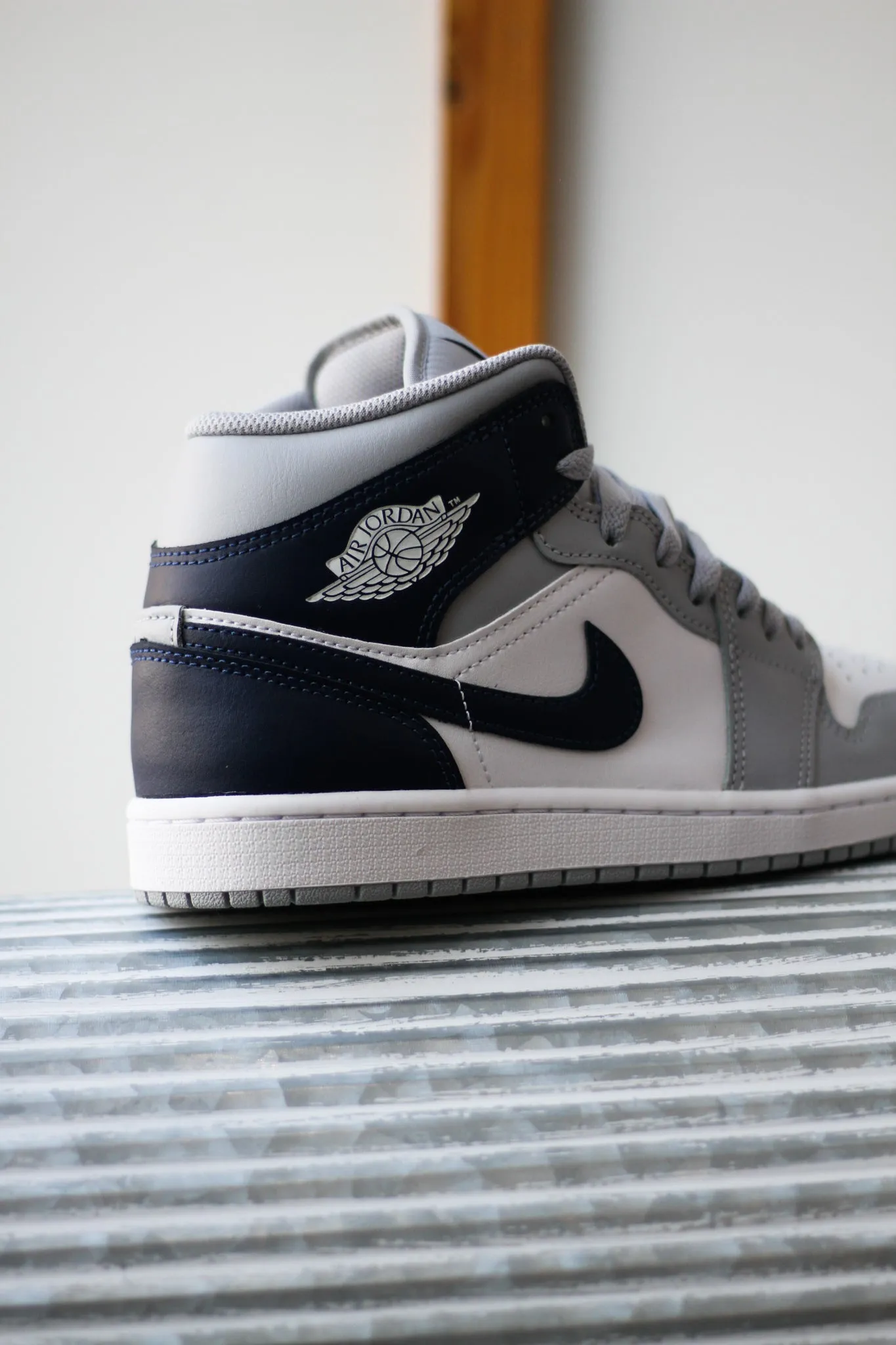 AIR JORDAN 1 MID (GS) "MIDNIGHT NAVY"